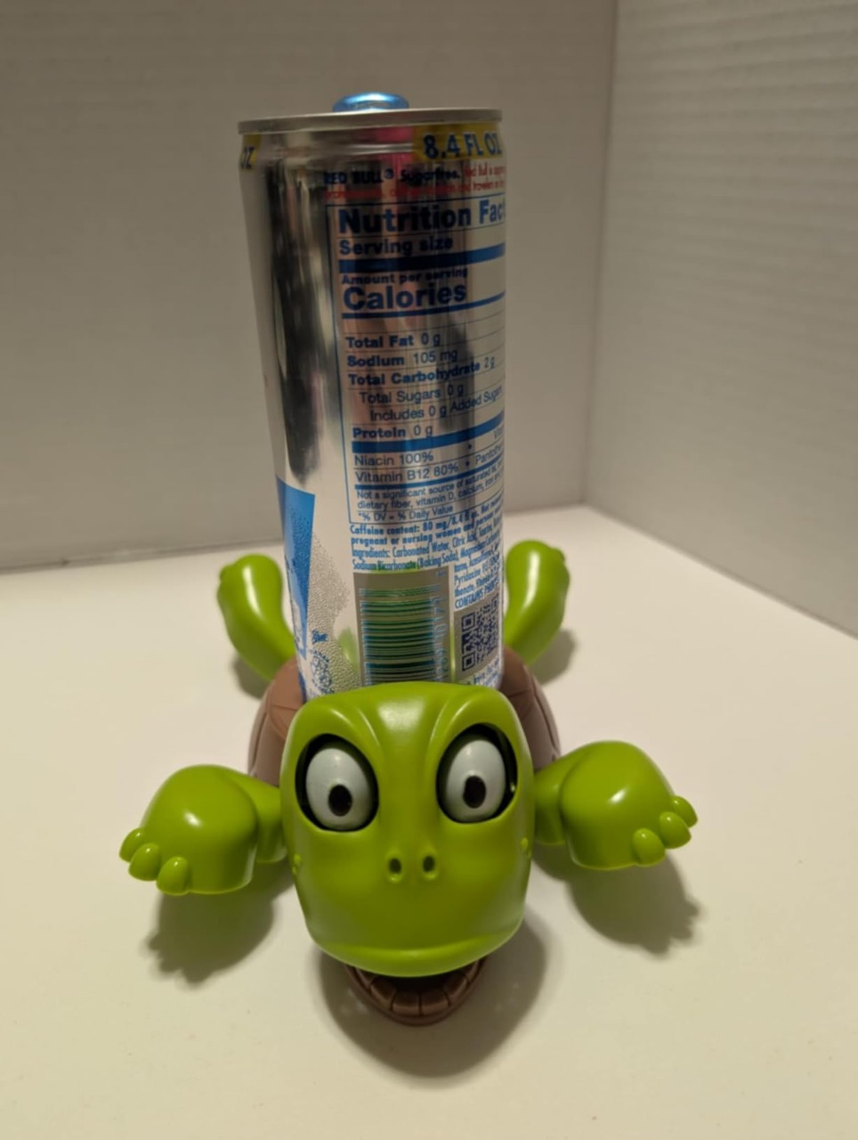 Javier R. mostrando su TurtleLift como regalo